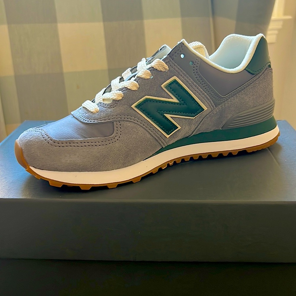 New Balance 574 classics grey/green size 7 1/2 womens